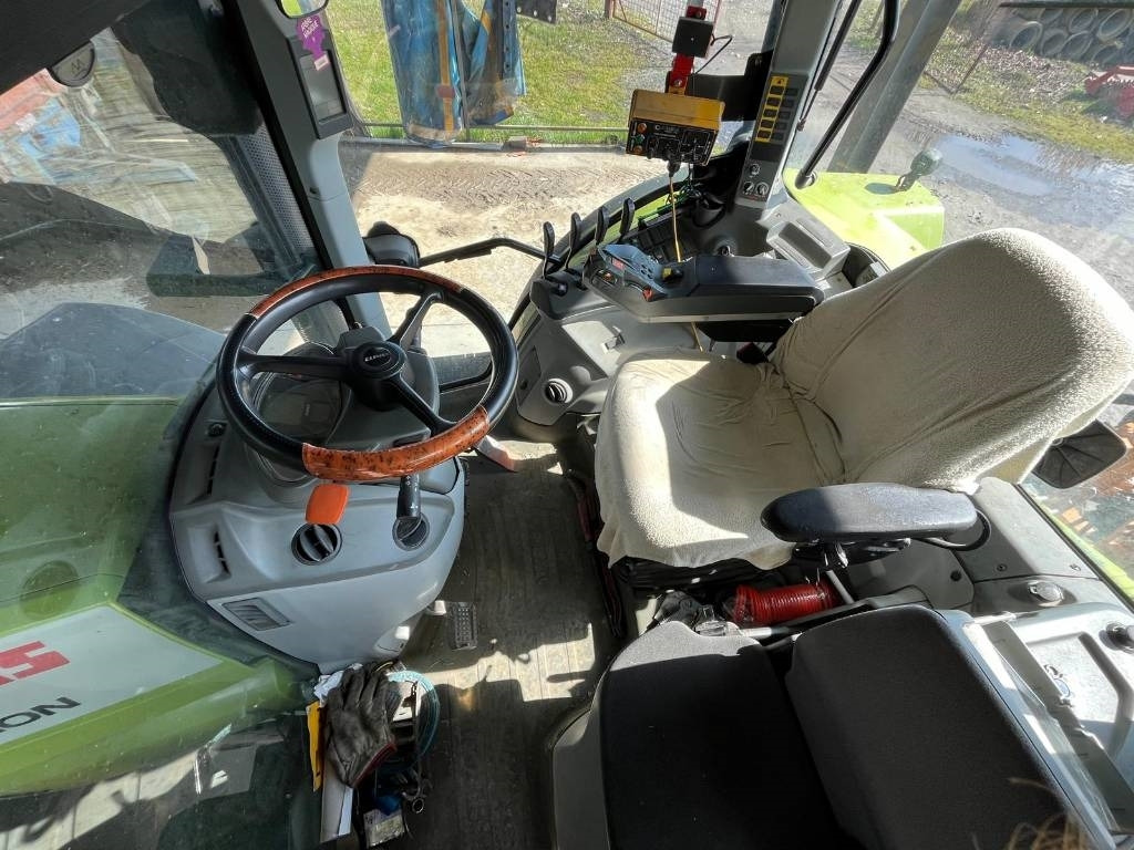 Tractor Claas Arion 630