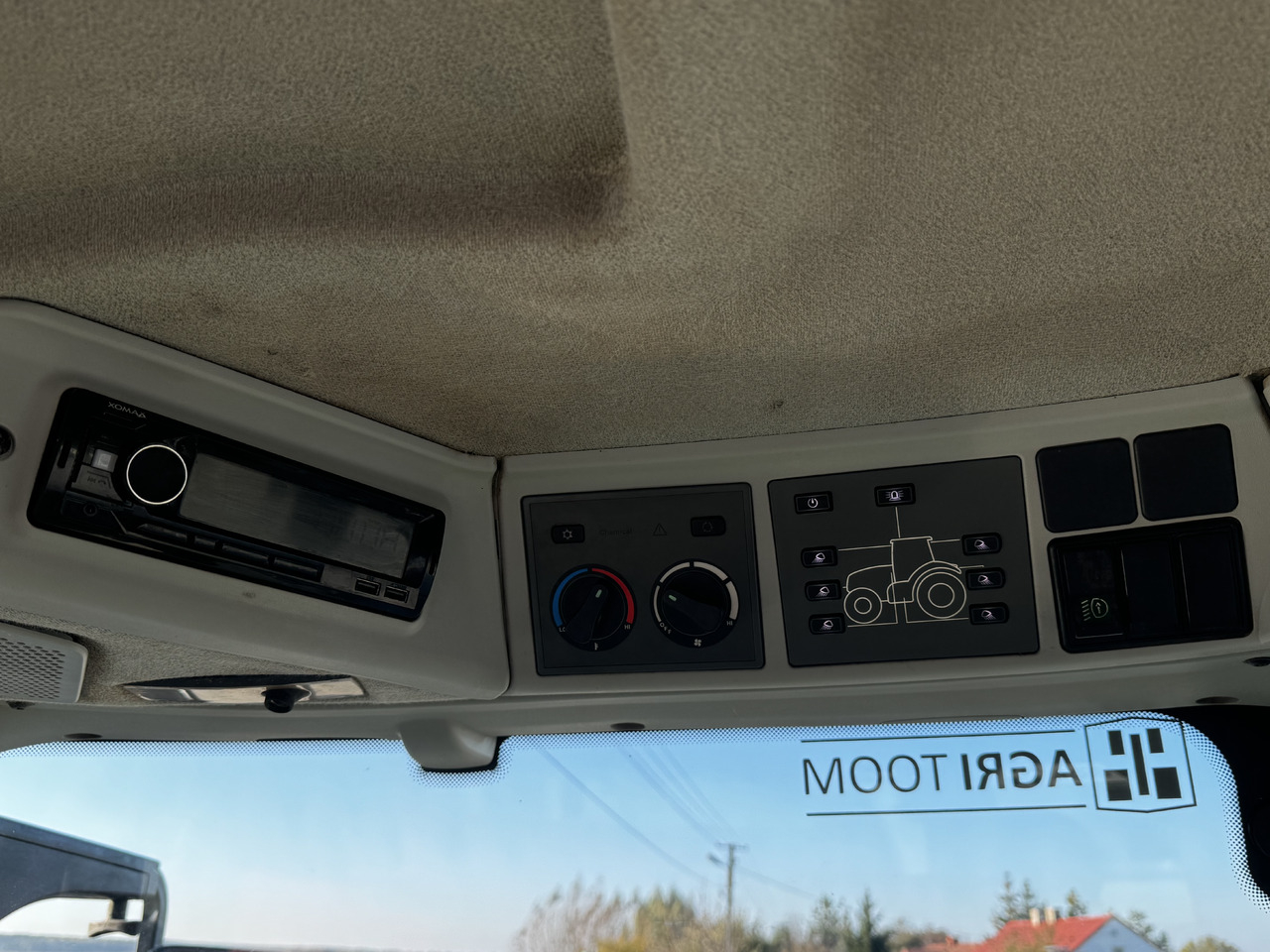 Tractor Claas Arion 640