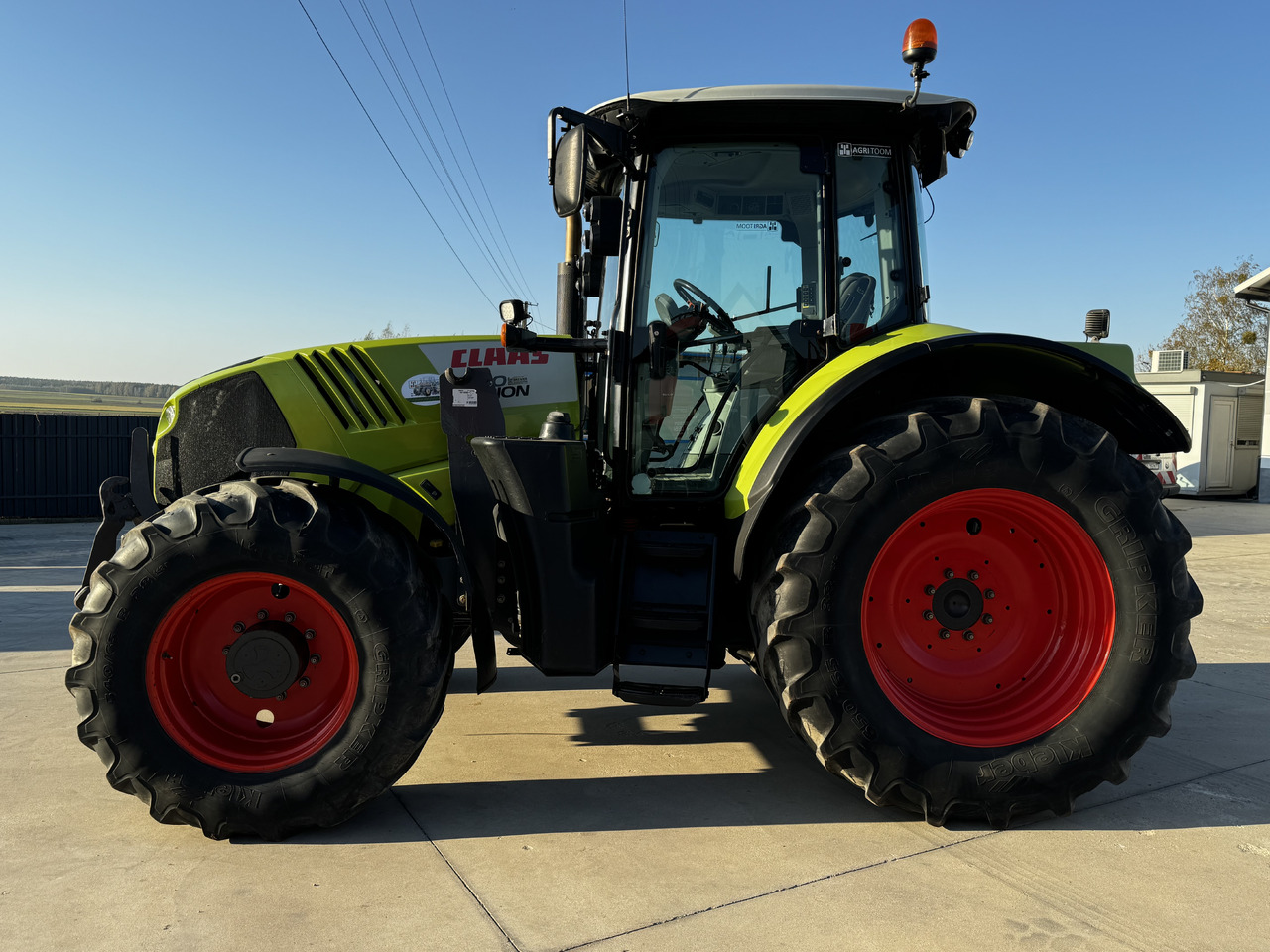 Tractor Claas Arion 640