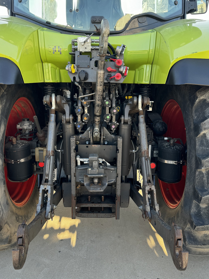 Tractor Claas Arion 640