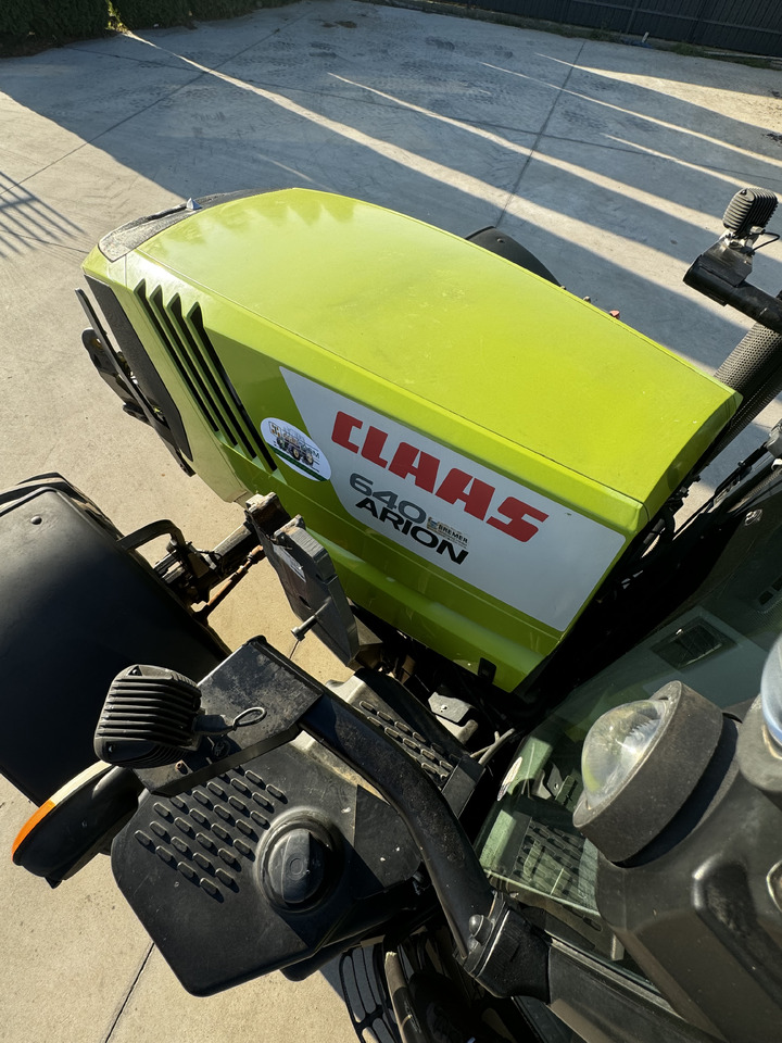 Tractor Claas Arion 640