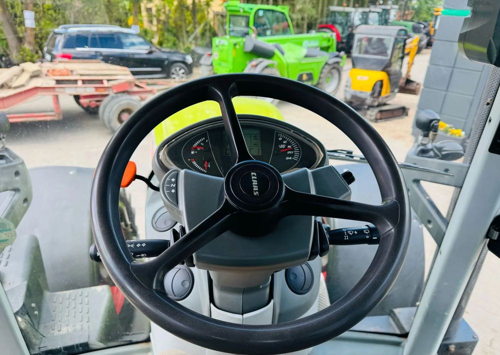 Tractor Claas Arion 640