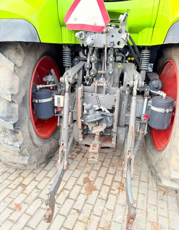 Tractor Claas Arion 640