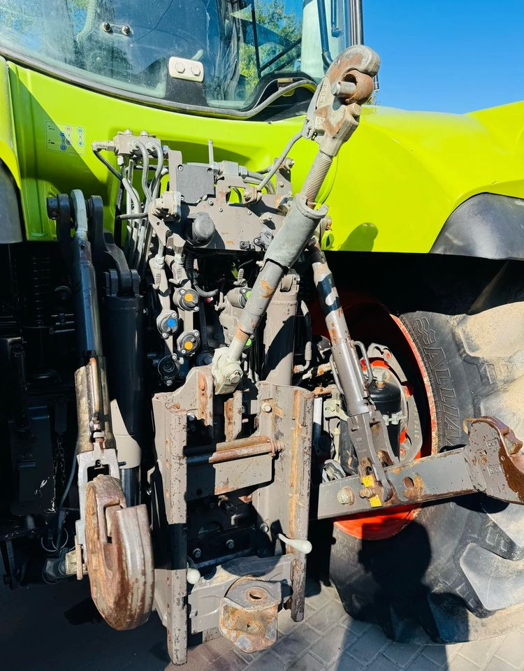 Tractor Claas Arion 640