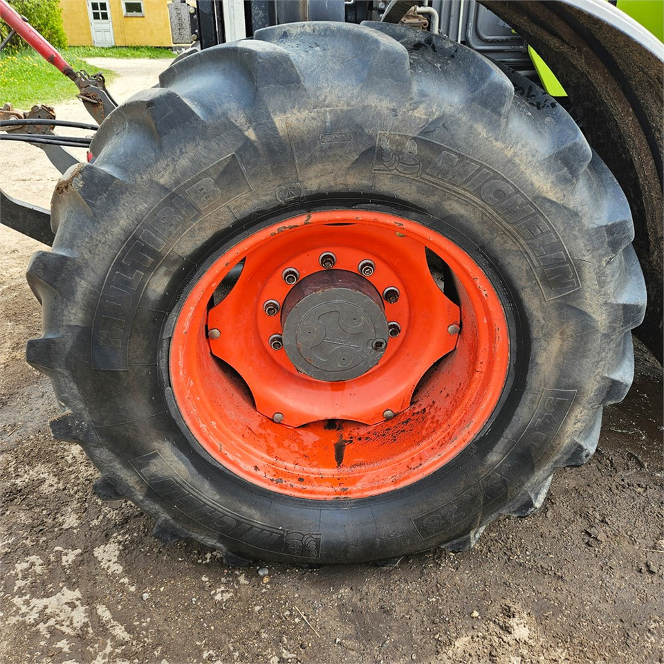 Tractor Claas Arion 640