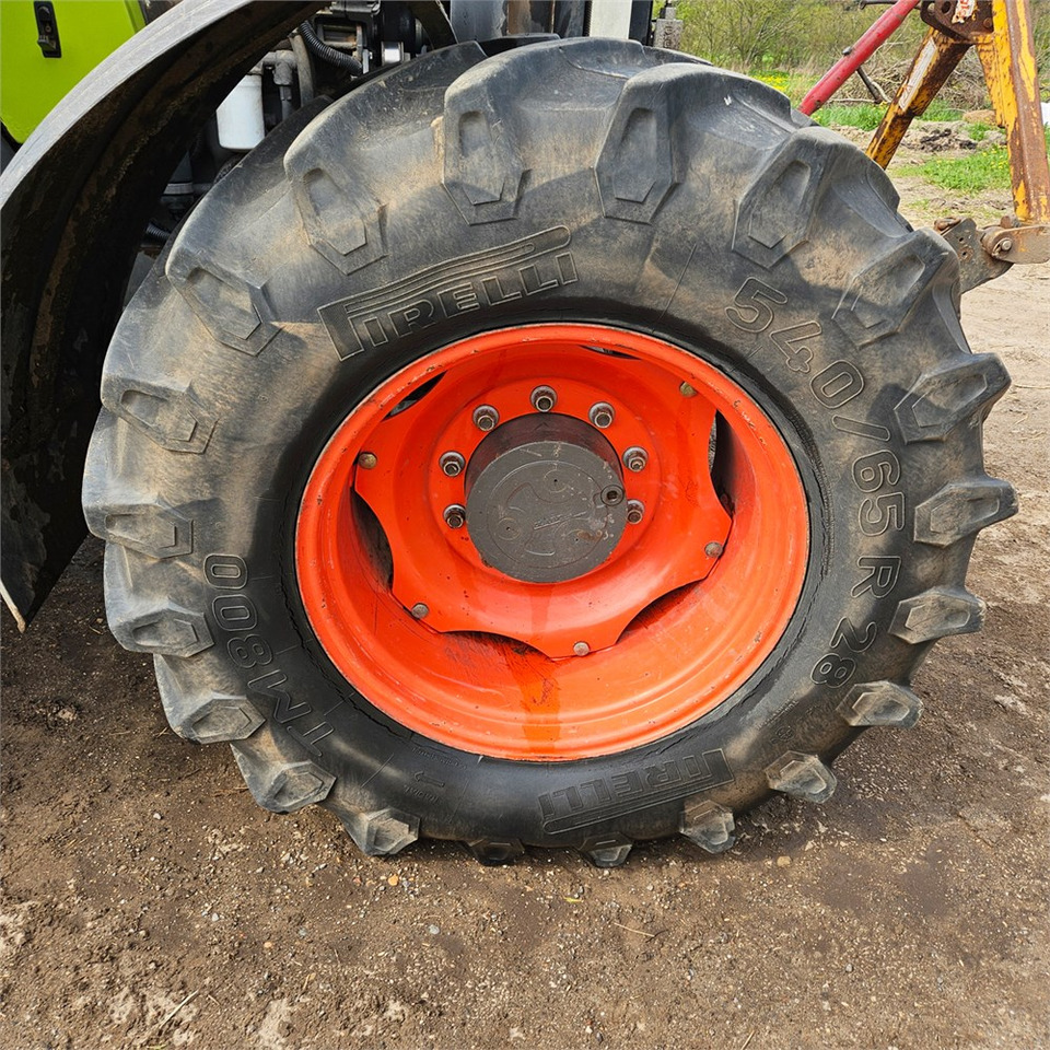 Tractor Claas Arion 640