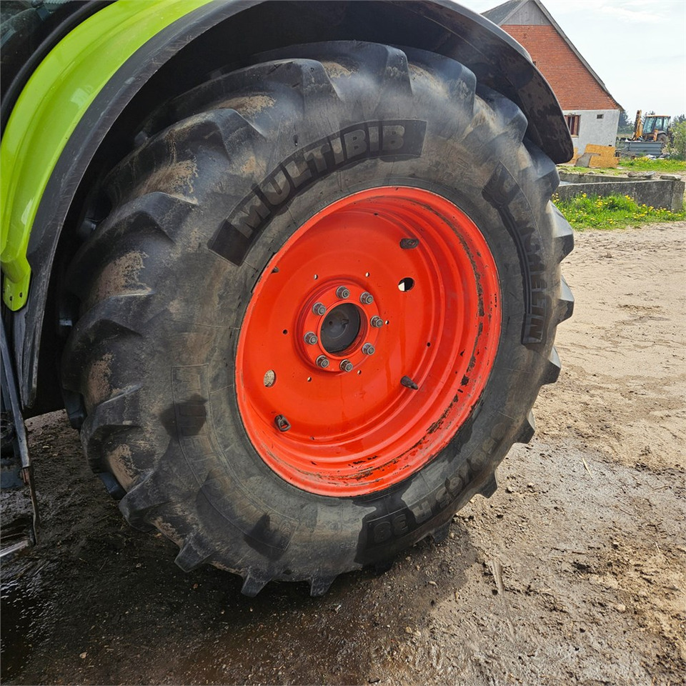 Tractor Claas Arion 640
