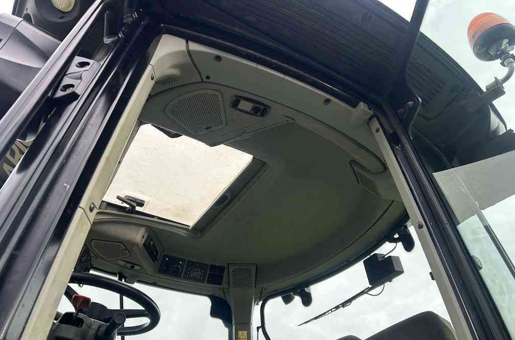 Tractor Claas Arion 640 cis, lucht, frontlader