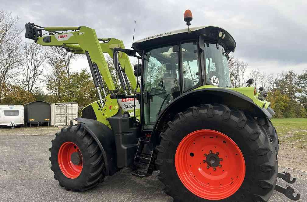 Tractor Claas Arion 640 cis, lucht, frontlader