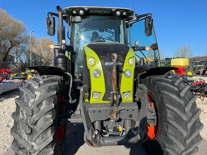 Tractor Claas Arion 650
