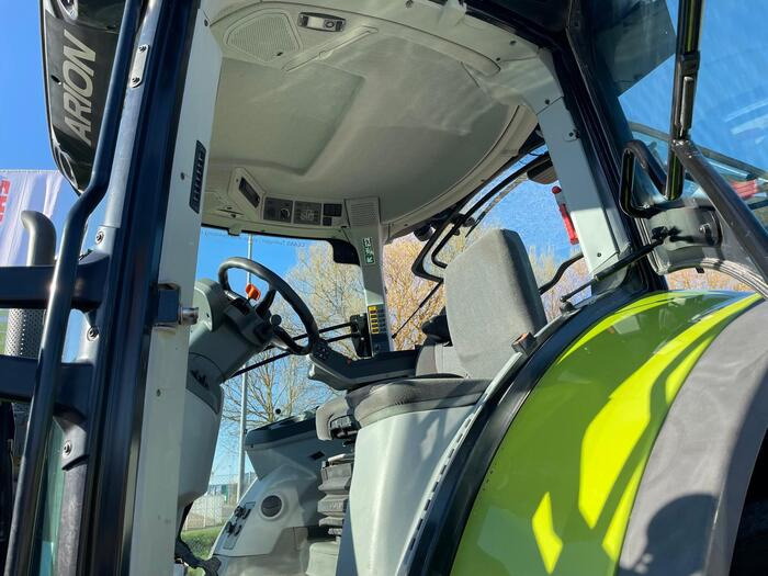 Tractor Claas Arion 650