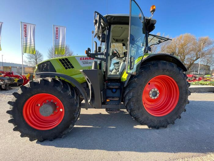 Tractor Claas Arion 650