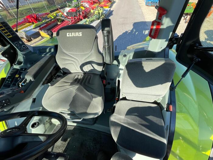 Tractor Claas Arion 650