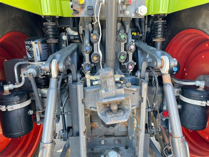 Tractor Claas Arion 650