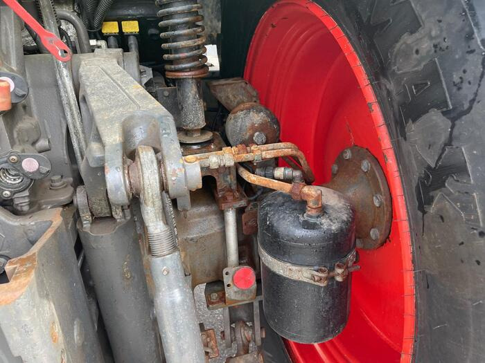 Tractor Claas Arion 650