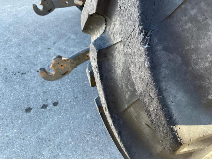 Tractor Claas Arion 650