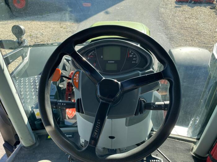 Tractor Claas Arion 650