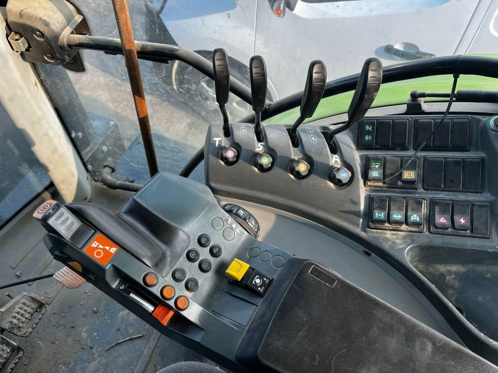 Tractor Claas Arion 650