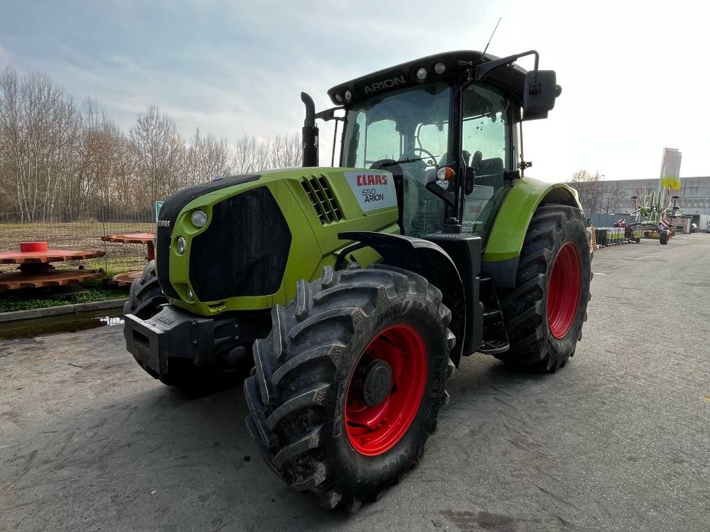 Tractor Claas Arion 650