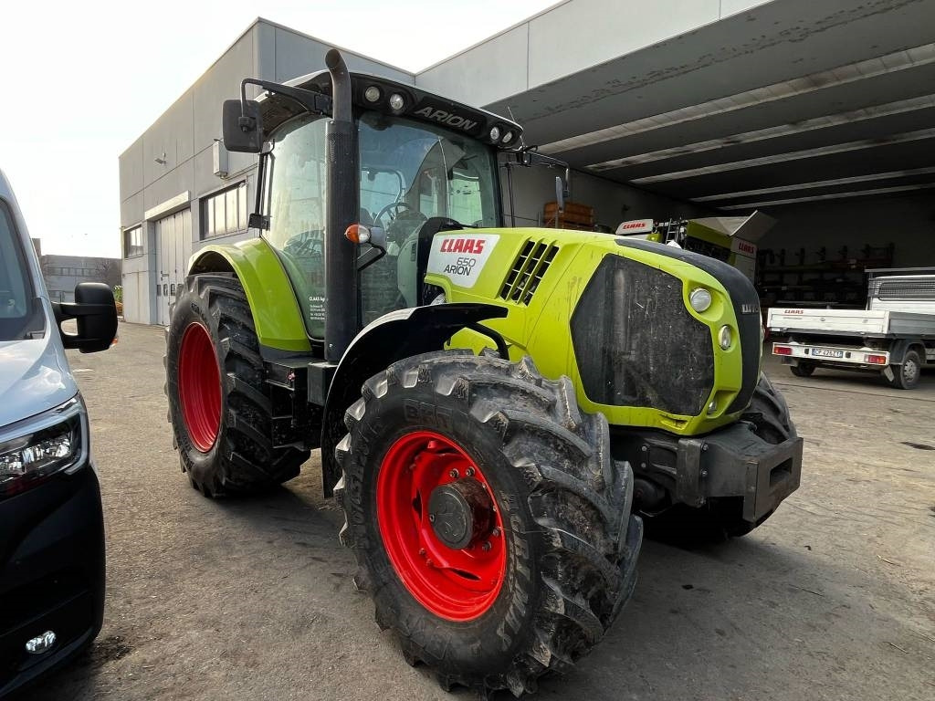 Tractor Claas Arion 650