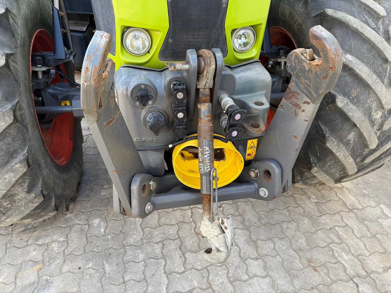 Tractor Claas Arion 650