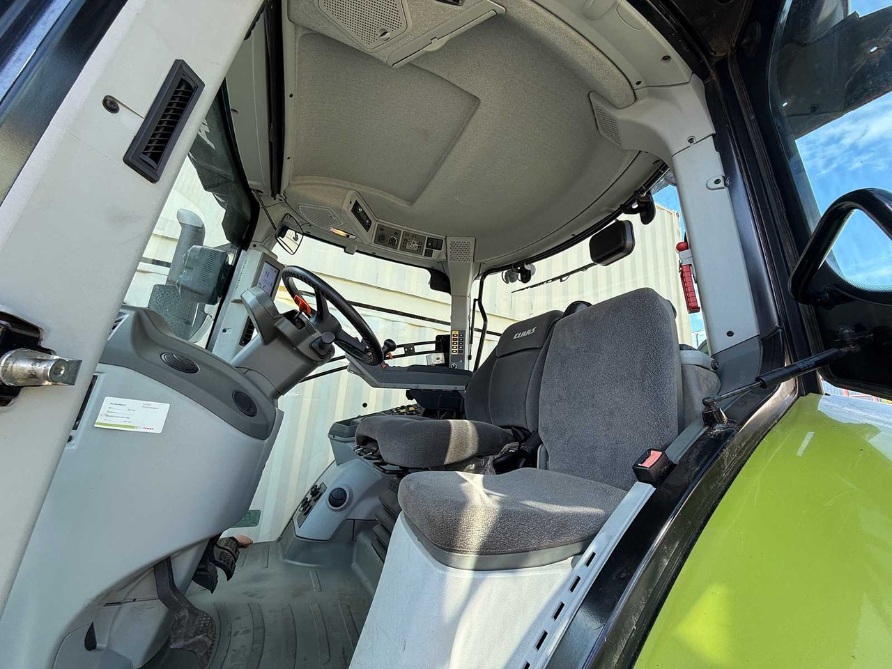 Tractor Claas Arion 650