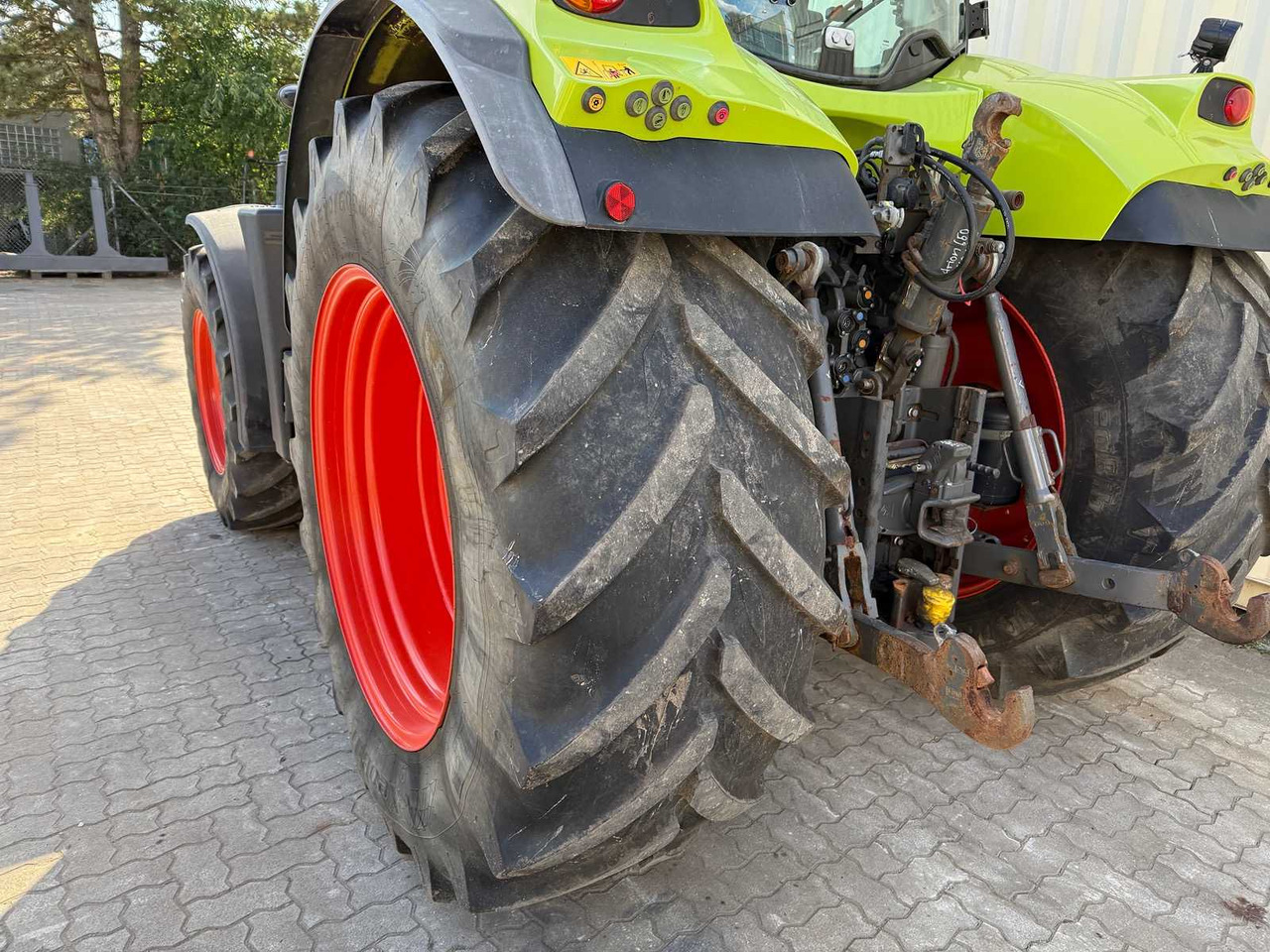 Tractor Claas Arion 650