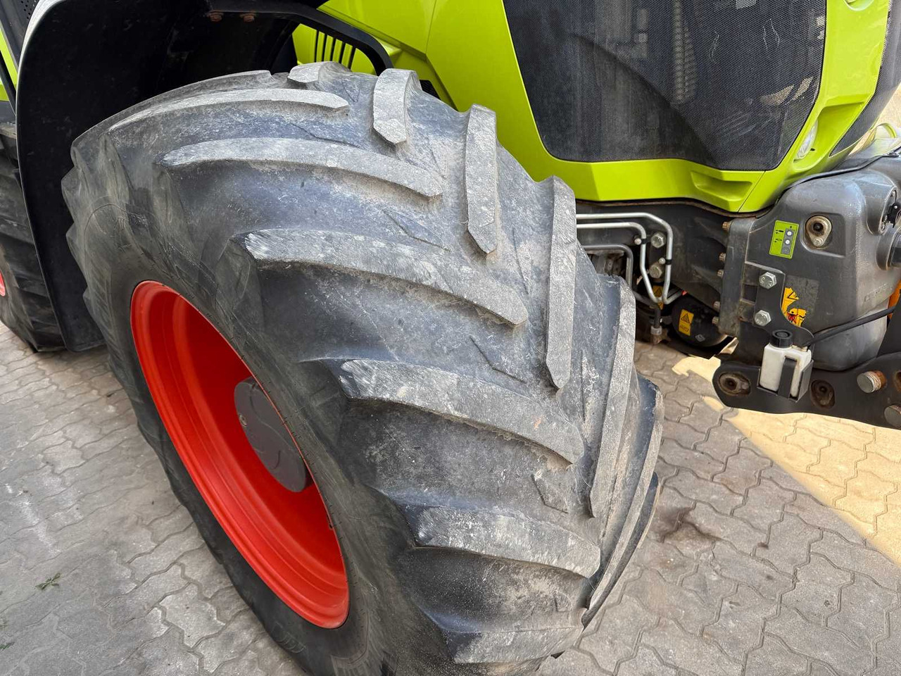 Tractor Claas Arion 650