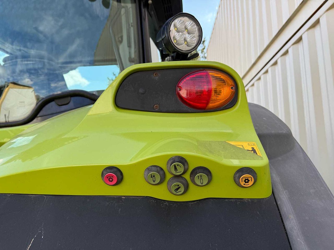 Tractor Claas Arion 650