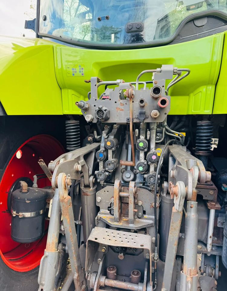 Tractor Claas Arion 650