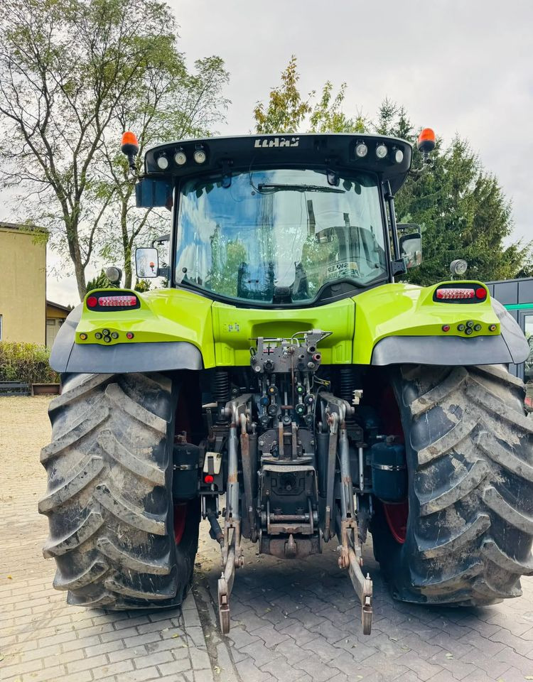 Tractor Claas Arion 650