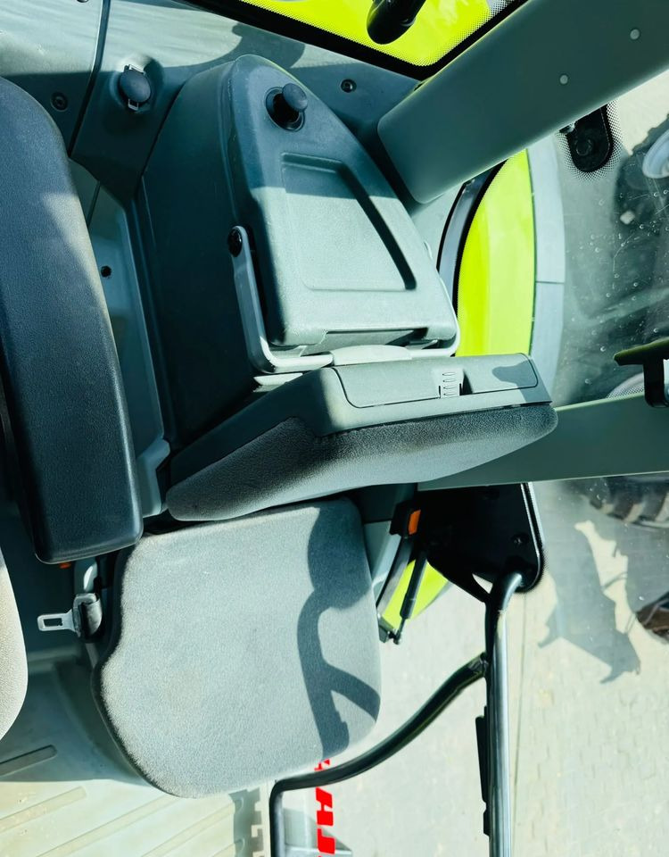 Tractor Claas Arion 650 CEBIS