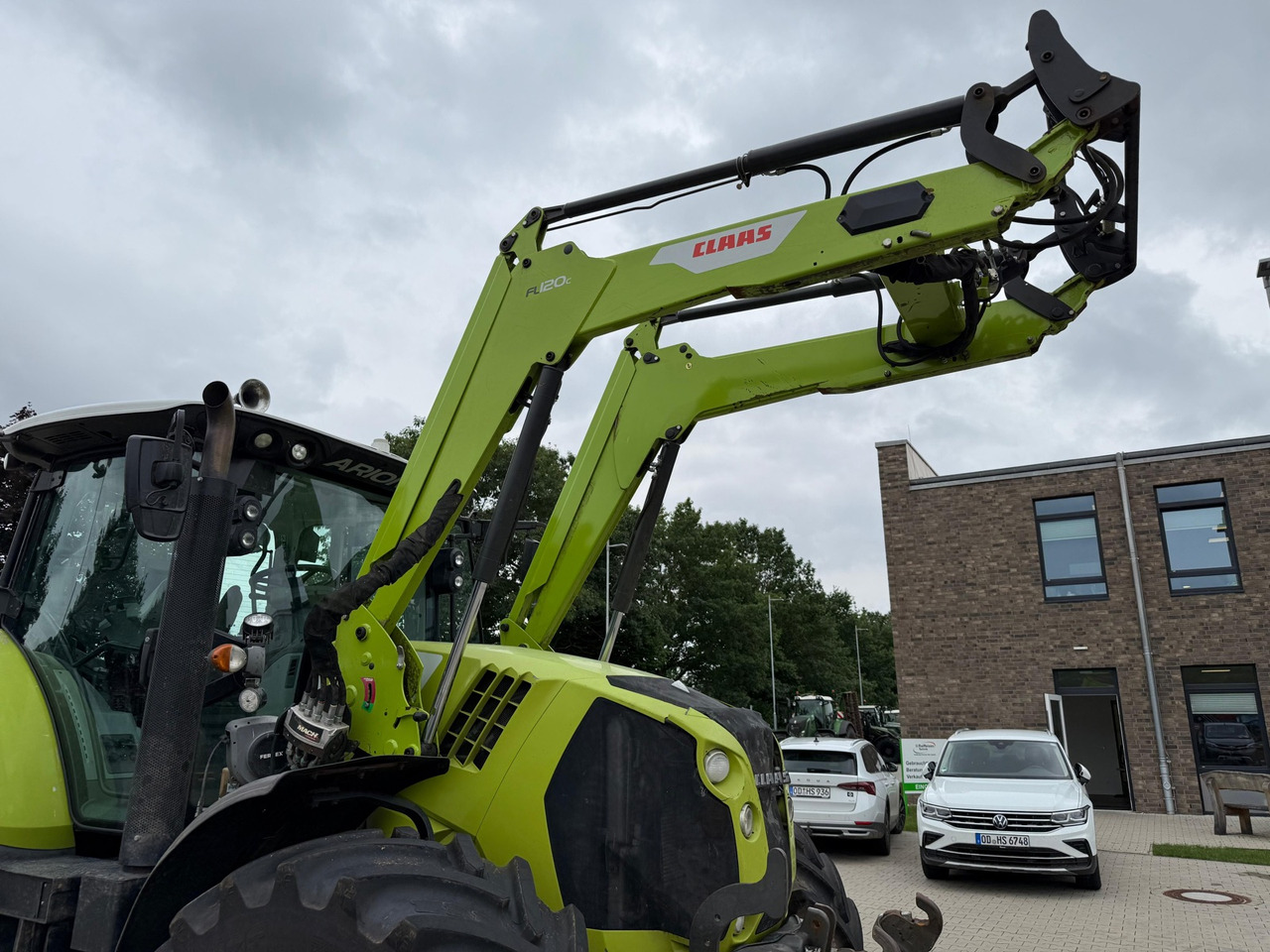 Tractor Claas Arion 650 C-Matic