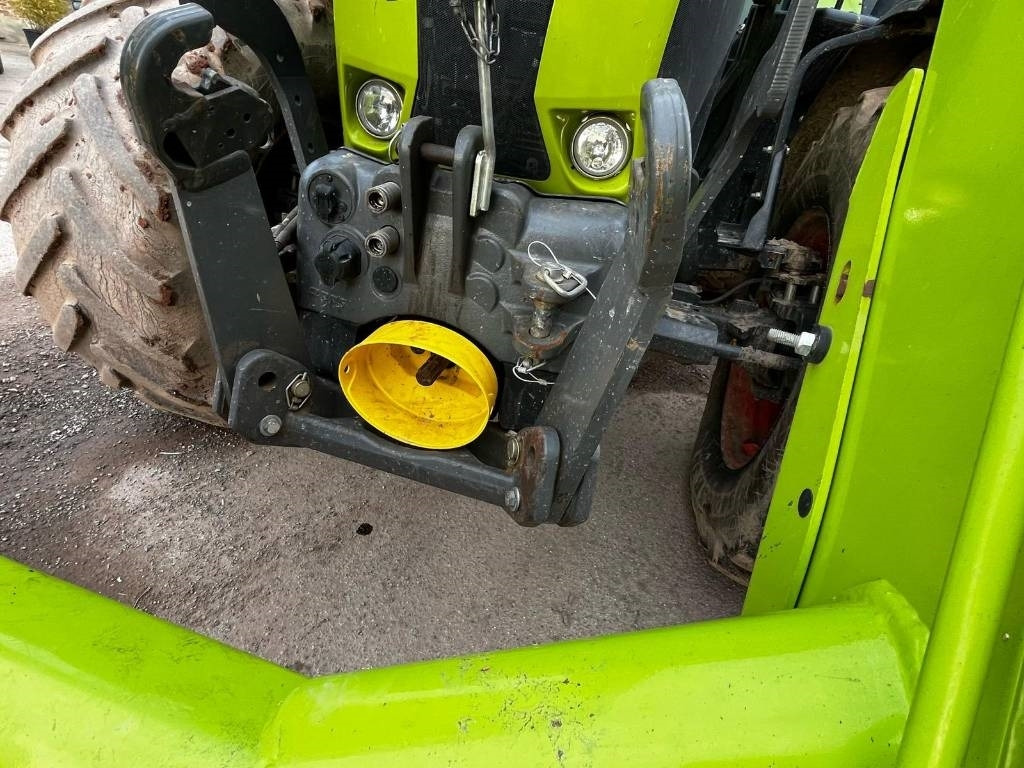 Tractor Claas Arion 650 Cmatic