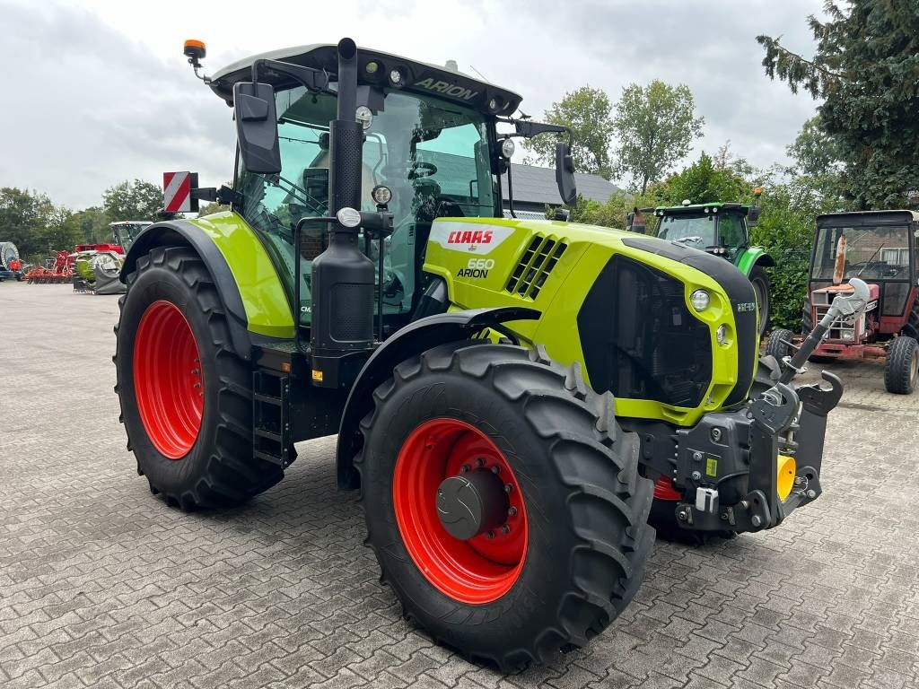 Tractor Claas Arion 660