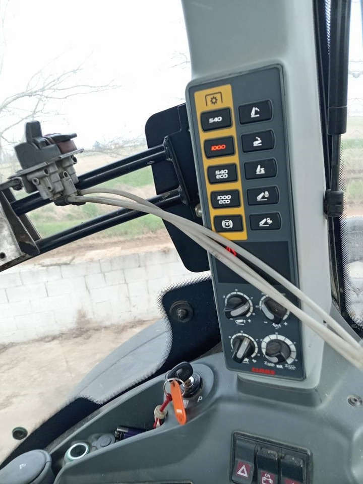 Tractor Claas Arion 660 CMATIC