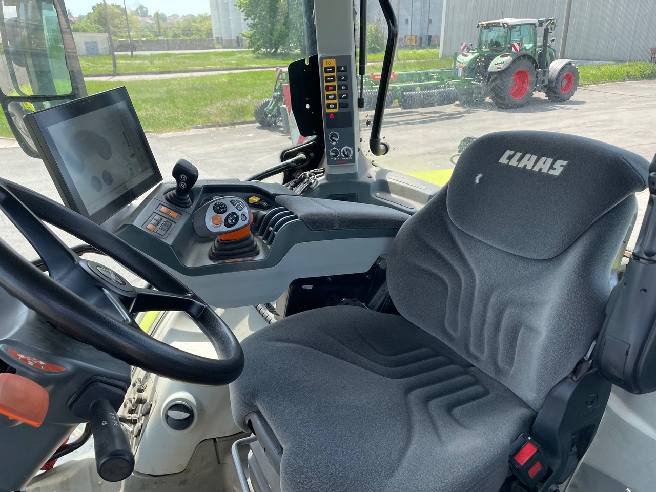 Tractor Claas Arion 660 C-matic