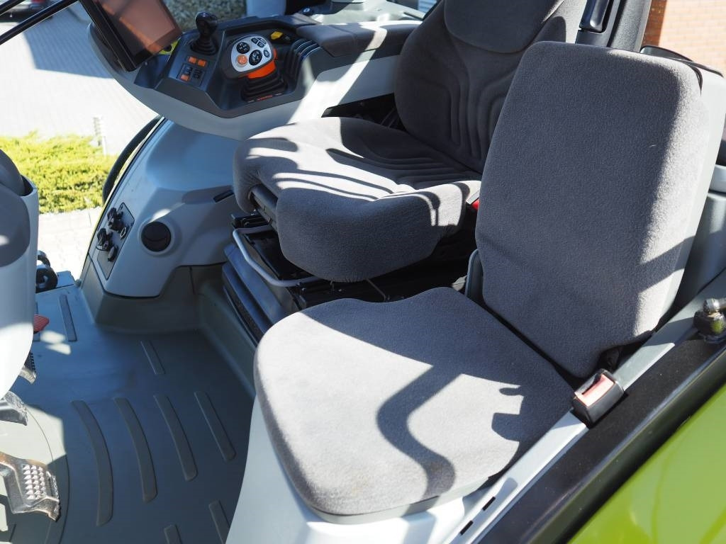 Tractor Claas Axion 800 CEBIS