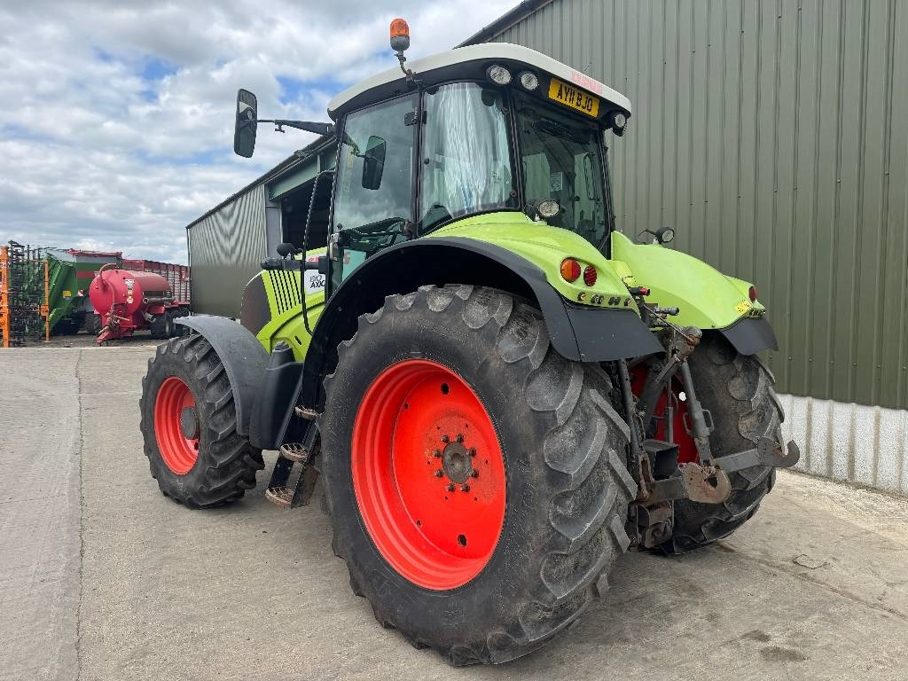 Tractor Claas Axion 810