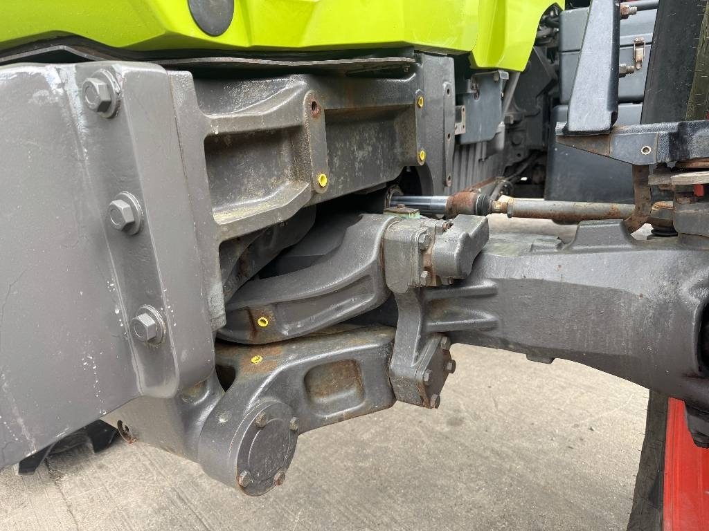 Tractor Claas Axion 810