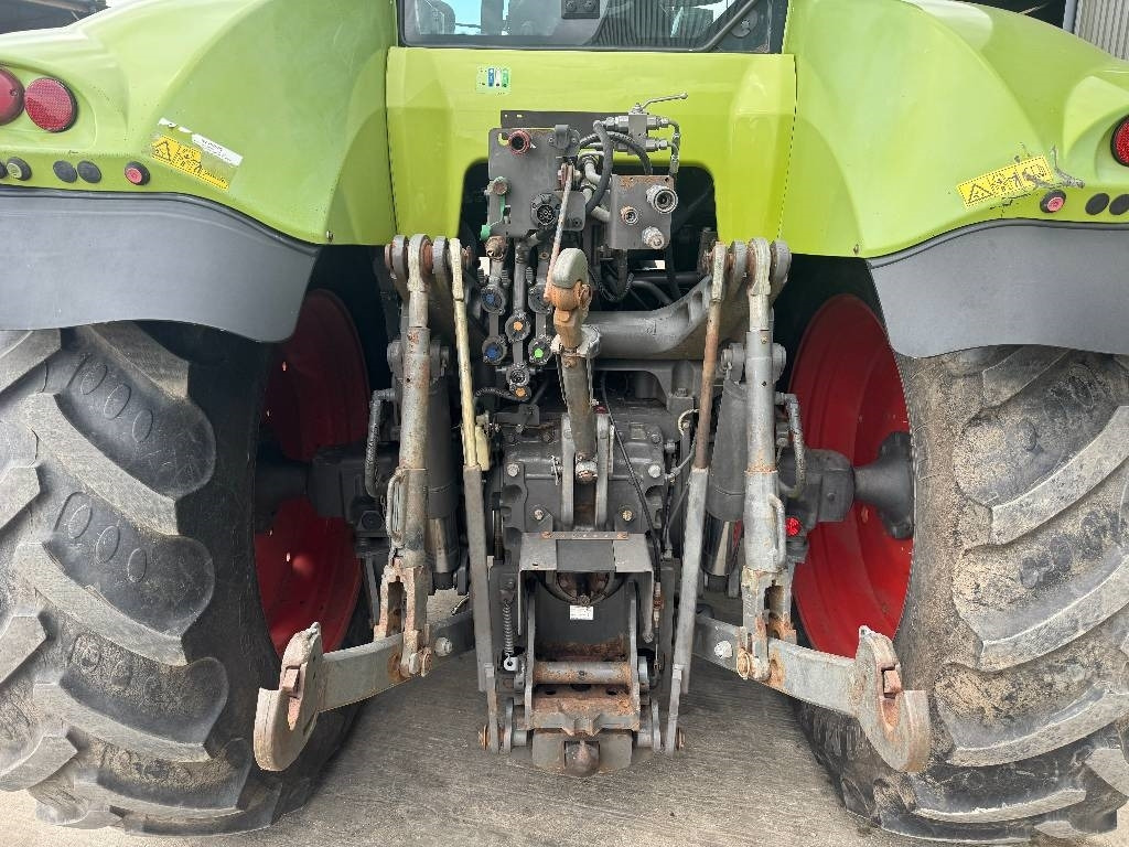 Tractor Claas Axion 810