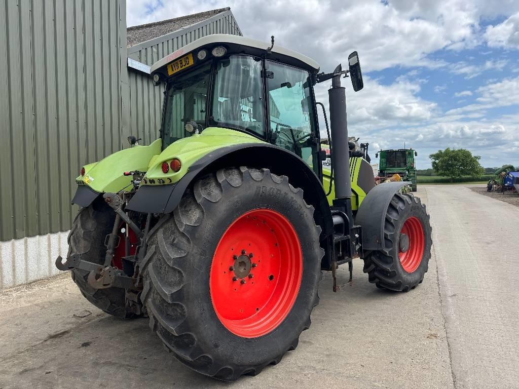 Tractor Claas Axion 810