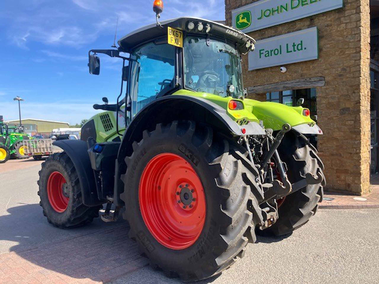Tractor Claas Axion 810