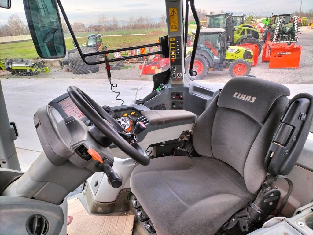 Tractor Claas Axion 810