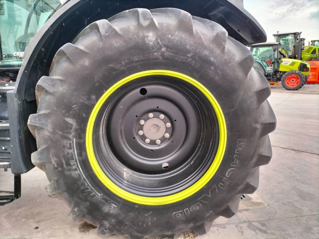Tractor Claas Axion 810