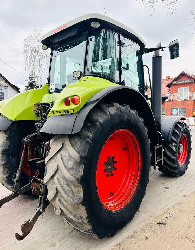 Tractor Claas Axion 810