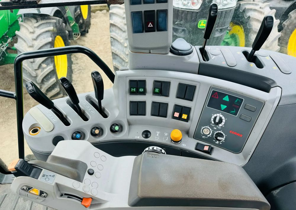 Tractor Claas Axion 810
