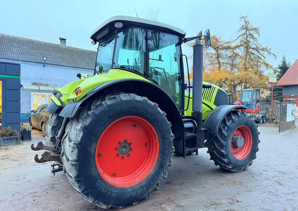 Tractor Claas Axion 810