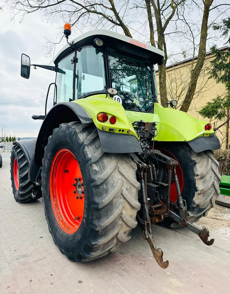 Tractor Claas Axion 810