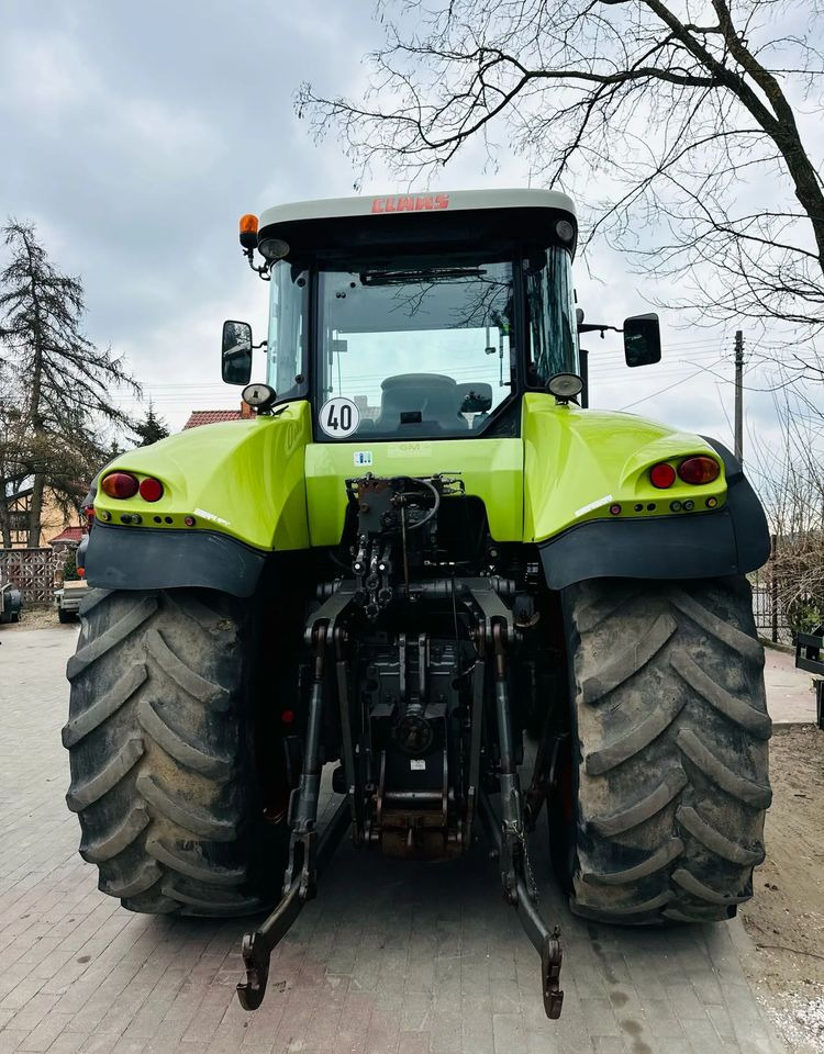 Tractor Claas Axion 810